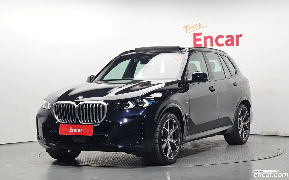 BMW X5 xDrive 40i M 2025 — фото 1, купить с доставкой в Москву