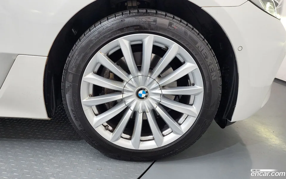 BMW 6 Series GT 630i xDrive 2023 — миниатюра 2