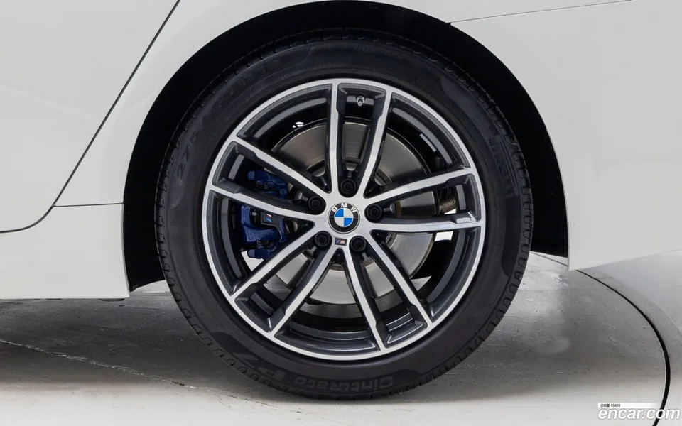 BMW 5 Series 520i M 2023 — миниатюра 2