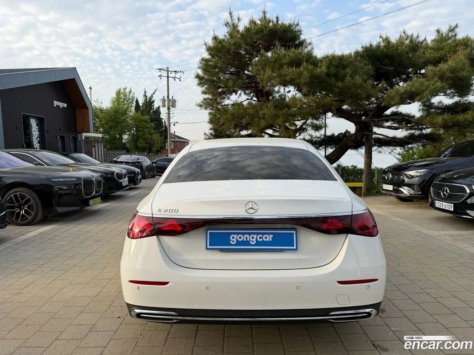 Mercedes-Benz E-Class E200 2024 — миниатюра 4
