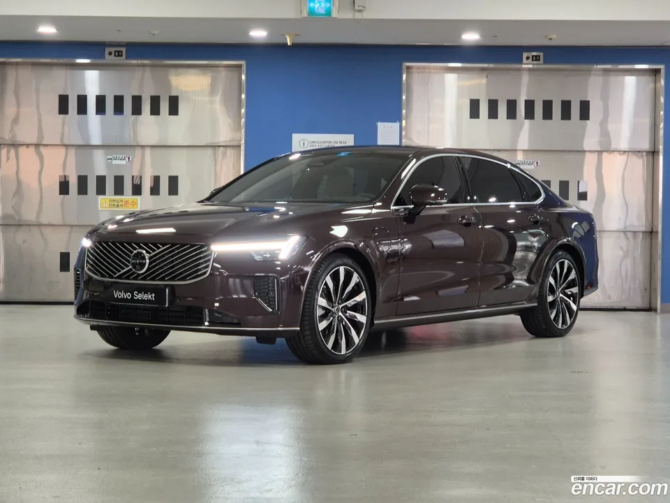 Volvo S90 T8 AWD 2025 — фото 1, купить с доставкой в Москву