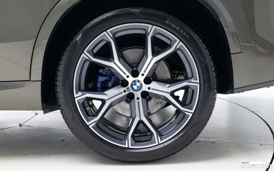 BMW X5 xDrive 40i M 2025 — миниатюра 2