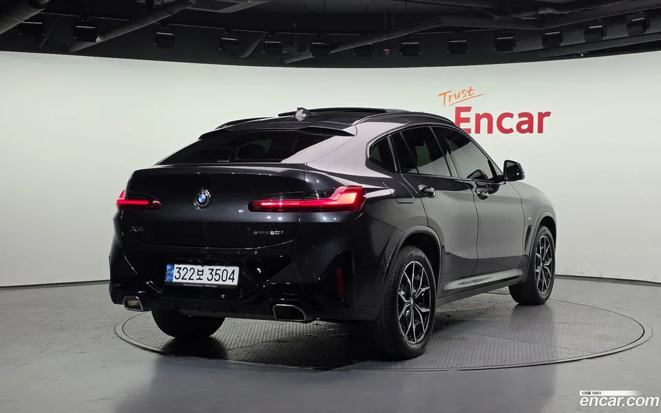 BMW X4 xDrive20i M 2023 — миниатюра 2