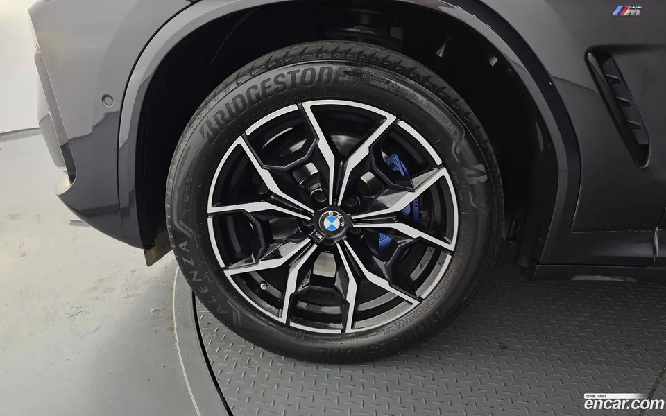 BMW X4 xDrive20i M 2023 — миниатюра 5