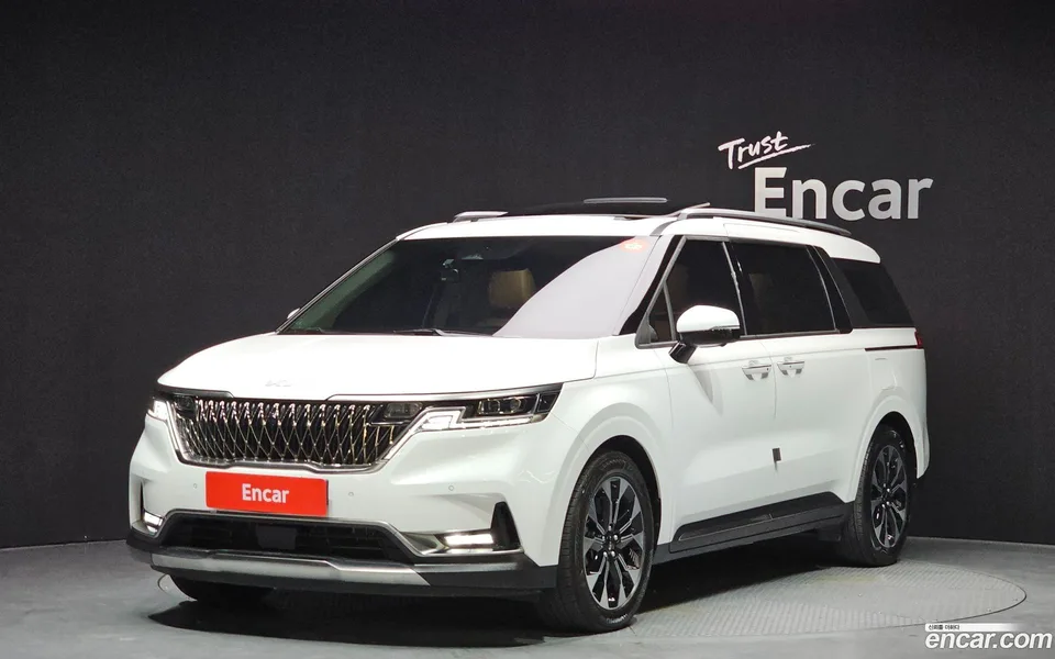 Kia Carnival 7 2023 — фото 1, купить с доставкой в Москву