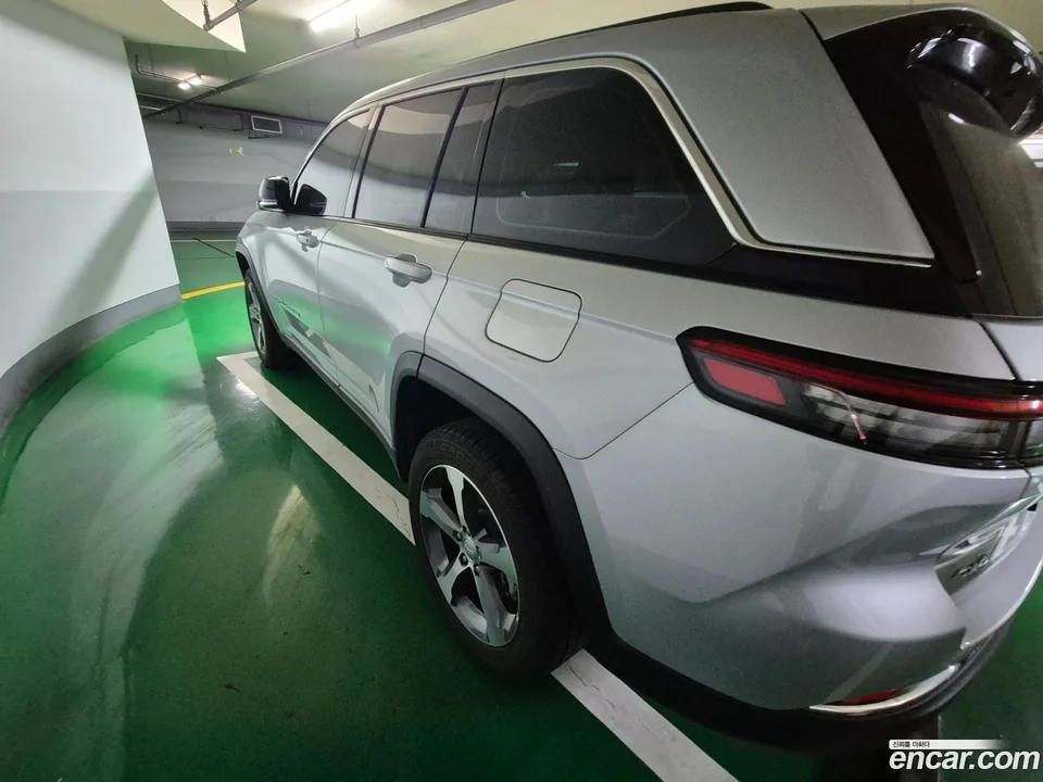 Jeep Grand Cherokee 3.6 2023 — миниатюра 2