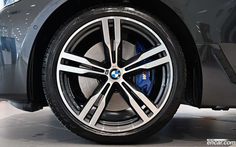 BMW 6 Series GT 630i xDrive M 2024 — миниатюра 2