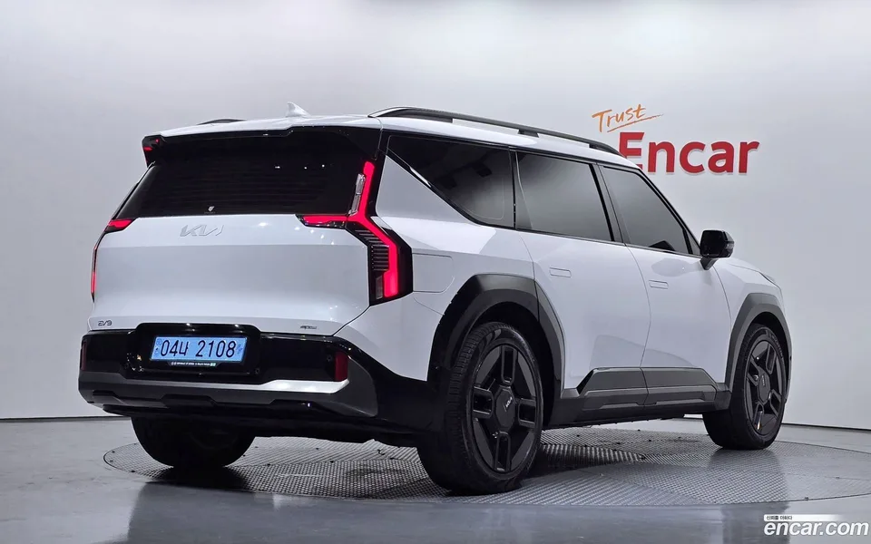 Kia EV9 4WD 2023 — миниатюра 2