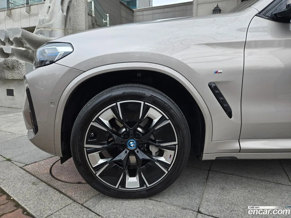BMW iX3 M 2024 — миниатюра 2