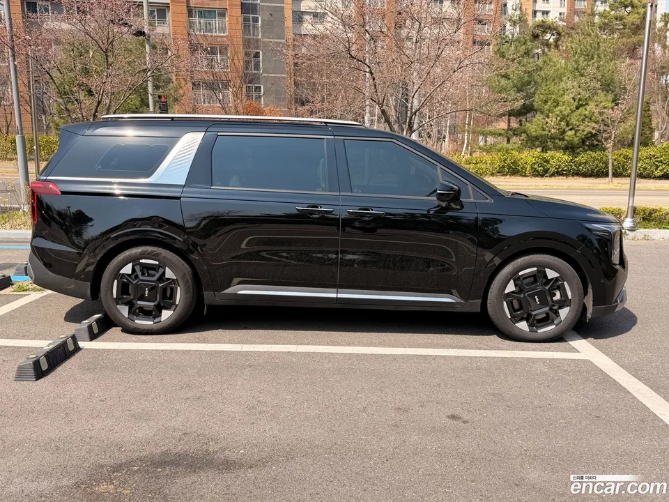 Kia Carnival 9 2023 — миниатюра 2
