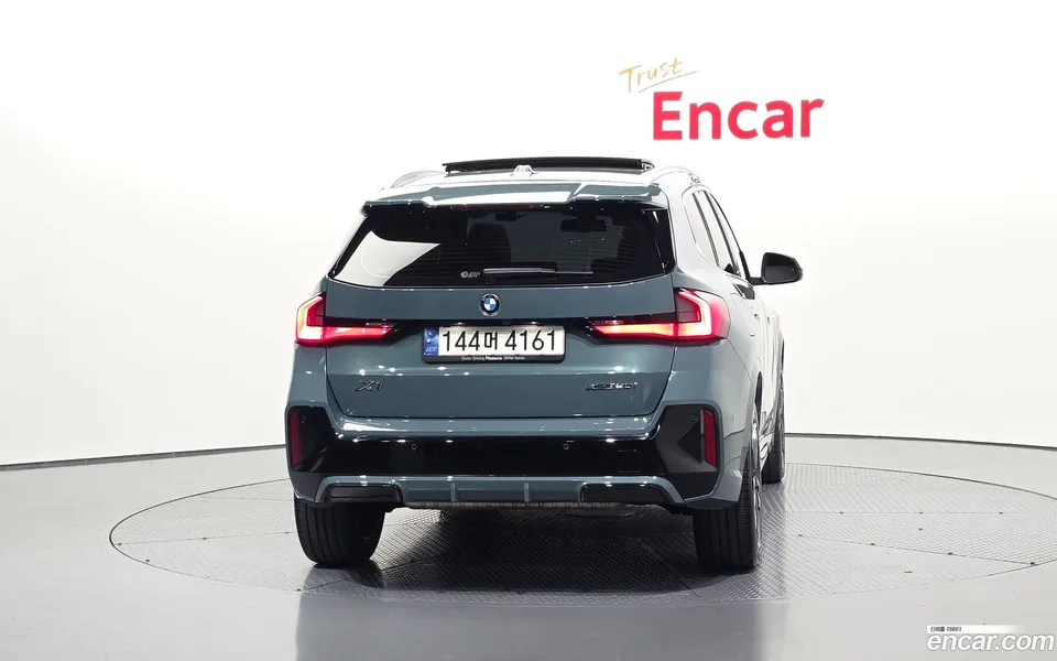 BMW X1 xDrive 20i M 2023 — миниатюра 4
