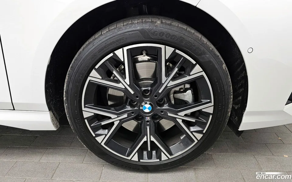 BMW 1 Series 120 M 2025 — миниатюра 2