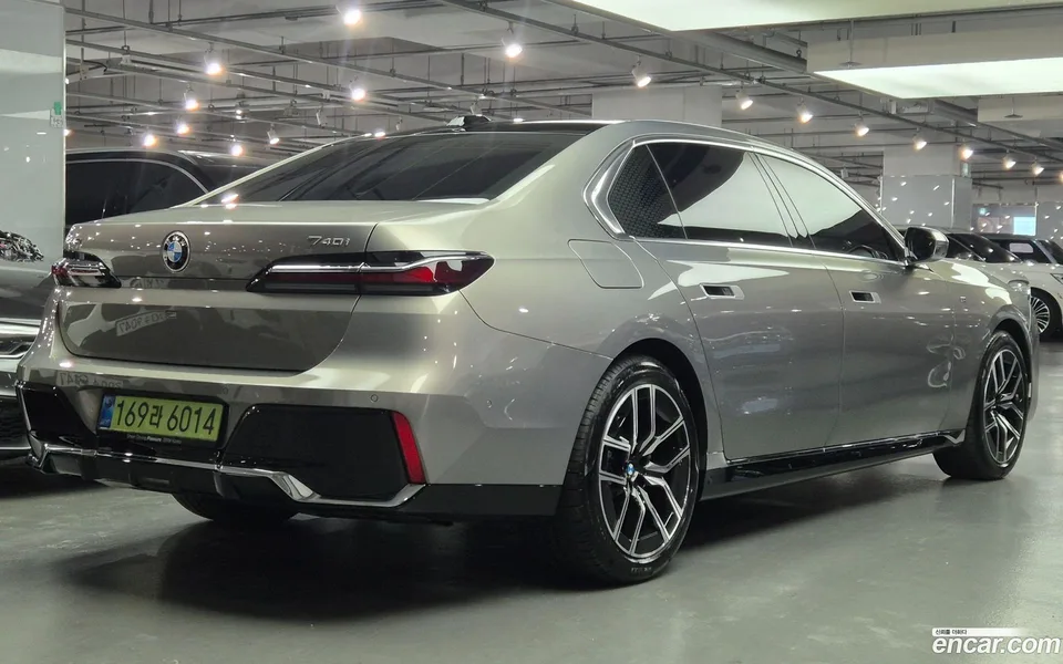 BMW 7 Series 740i xDrive M 2025 — миниатюра 4