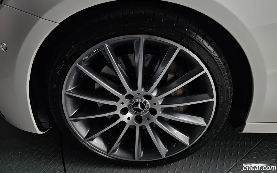 Mercedes-Benz E-Class E350 4MATIC AMG Line 2022 — миниатюра 2