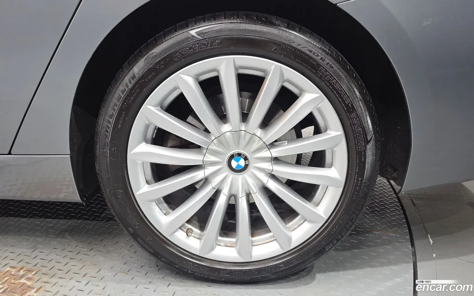 BMW 6 Series GT 620d xDrive 2023 — миниатюра 2