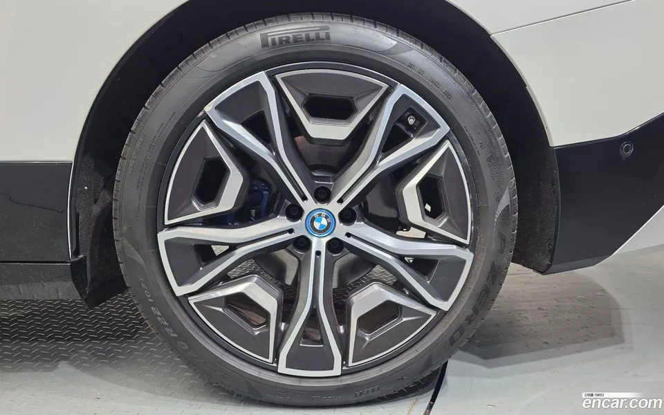 BMW iX xDrive M60 2023 — миниатюра 2