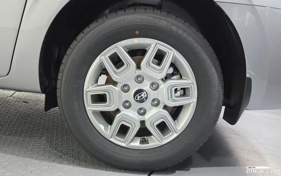 Hyundai Staria L3.5 5 2025 — миниатюра 2