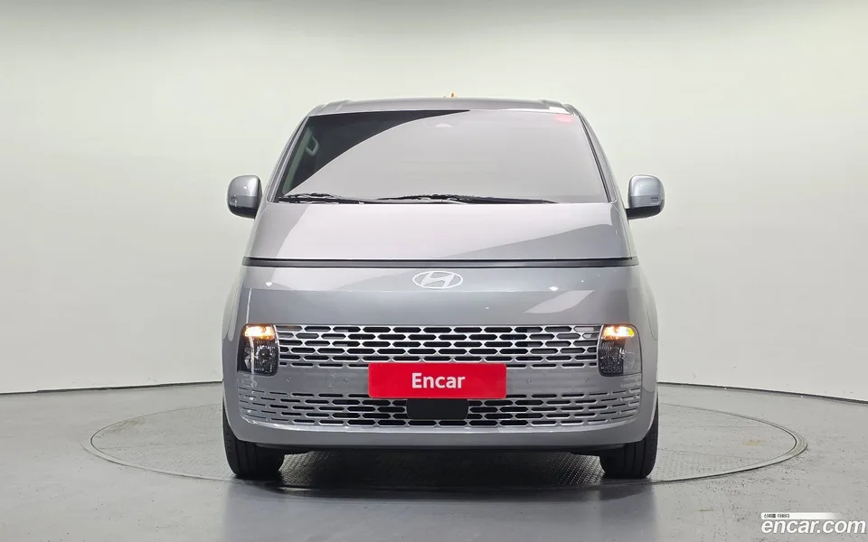 Hyundai Staria L3.5 5 2025 — миниатюра 3