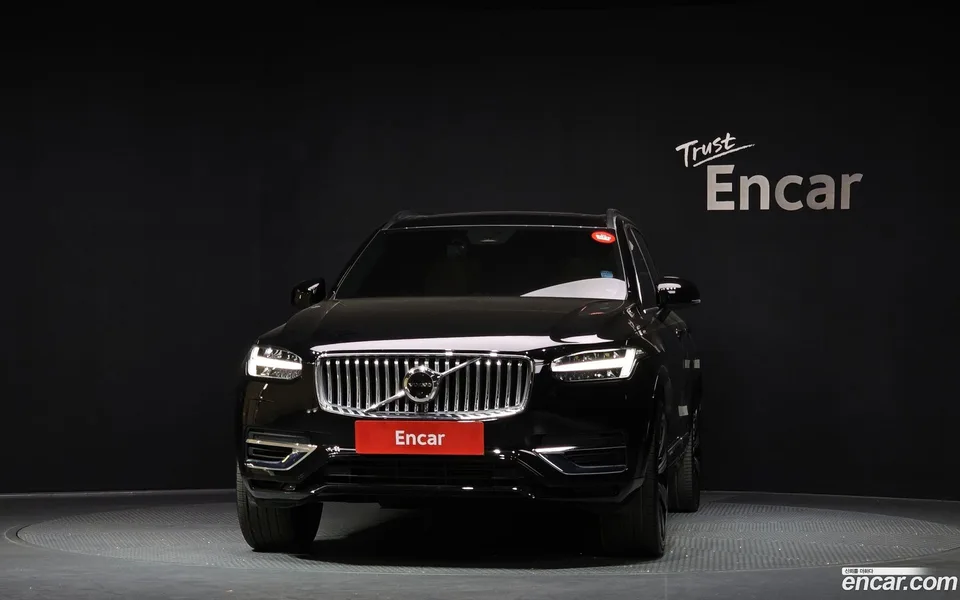 Volvo XC90 T8 2023 — миниатюра 3