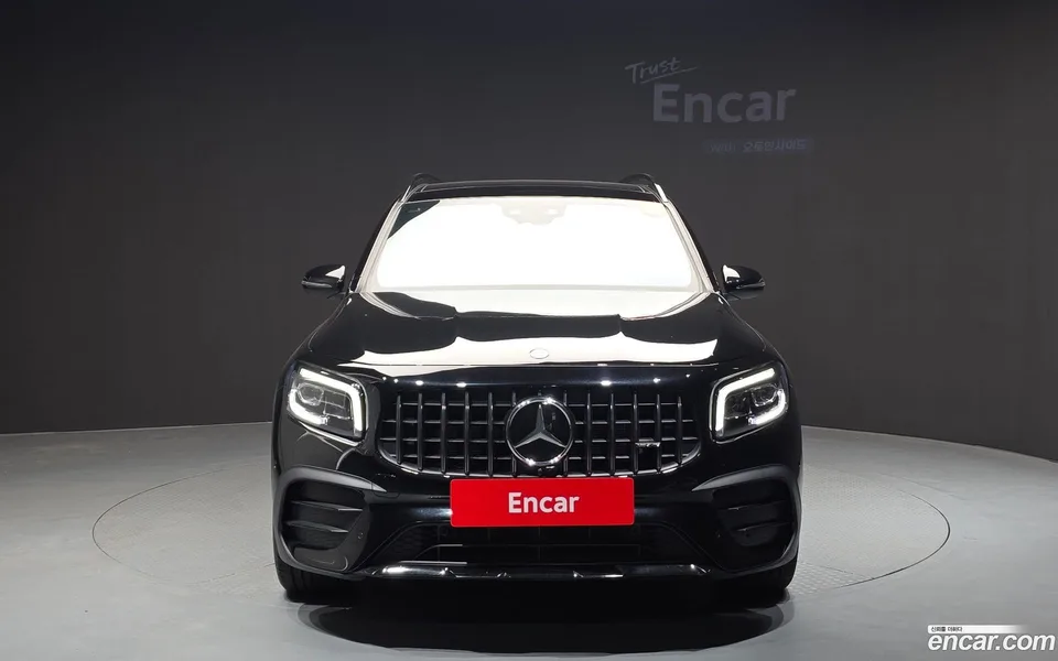 Mercedes-Benz GLB-Class AMG GLB35 4MATIC 2023 — миниатюра 3