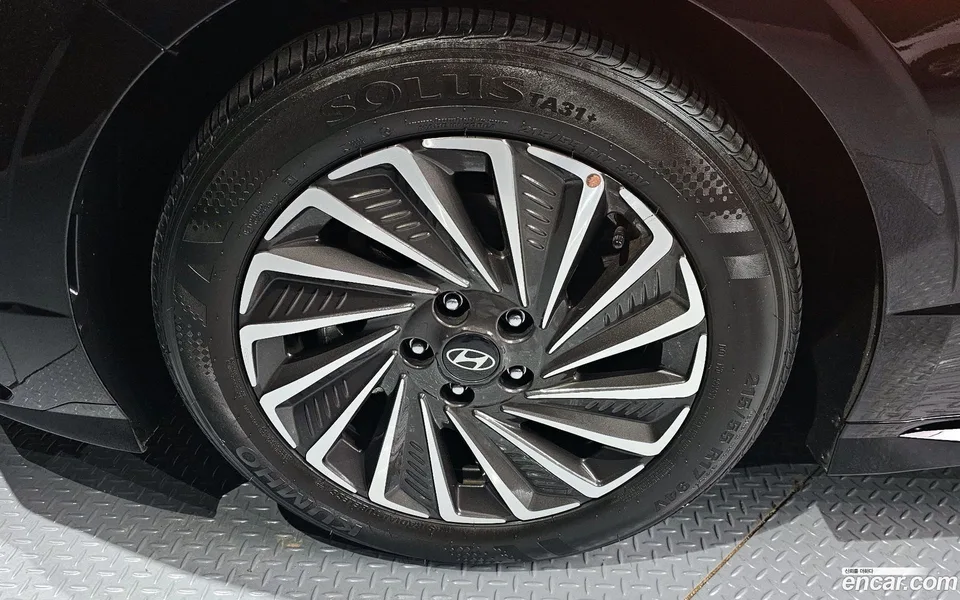 Hyundai Sonata The Edge Hybrid 2024 — миниатюра 2