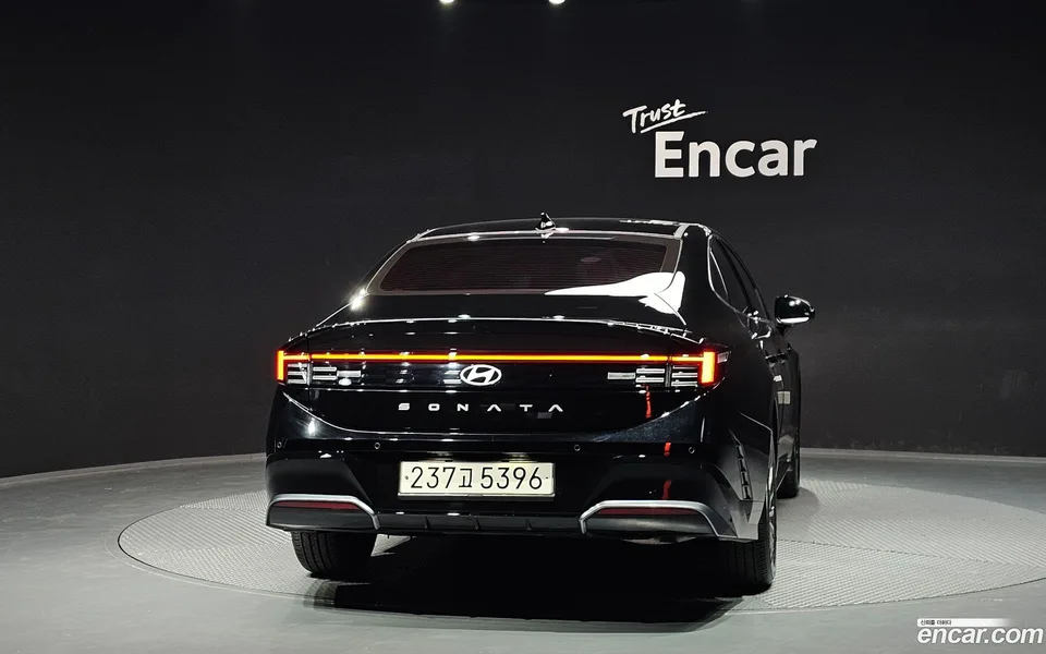 Hyundai Sonata The Edge Hybrid 2024 — миниатюра 4