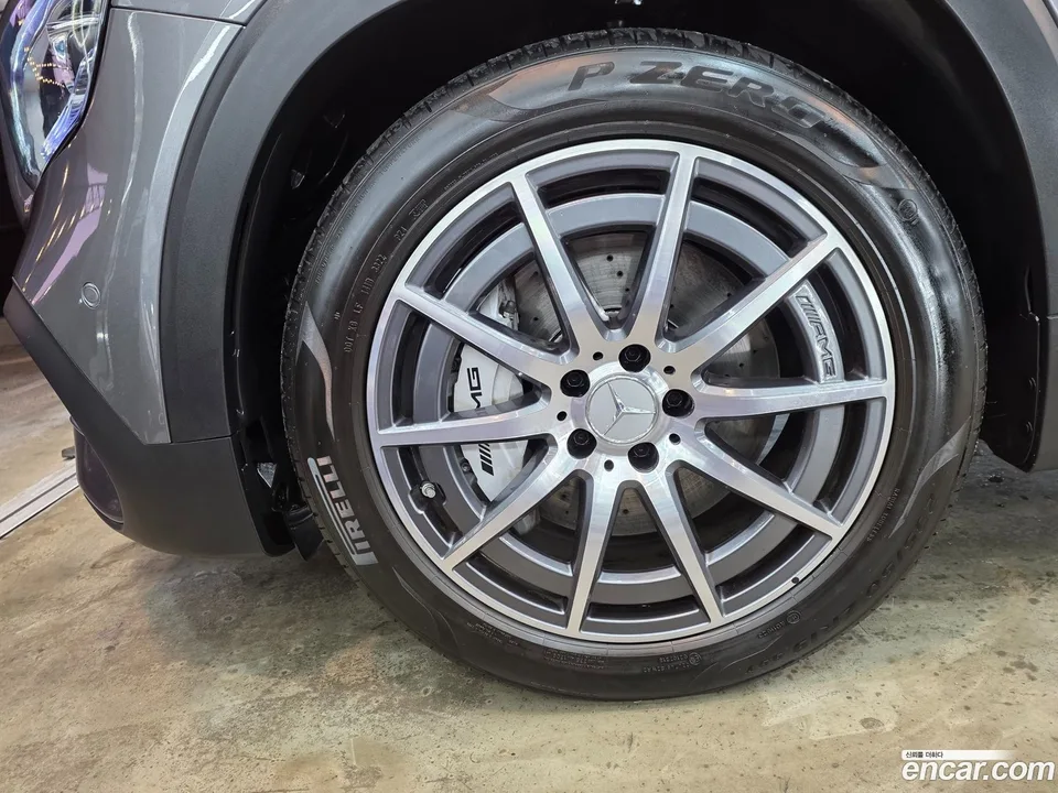 Mercedes-Benz GLB-Class AMG GLB35 4MATIC 2023 — миниатюра 2