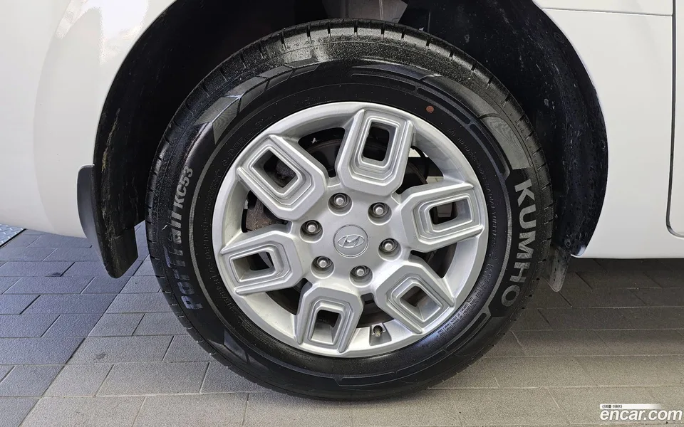 Hyundai Staria 5 2022 — миниатюра 2