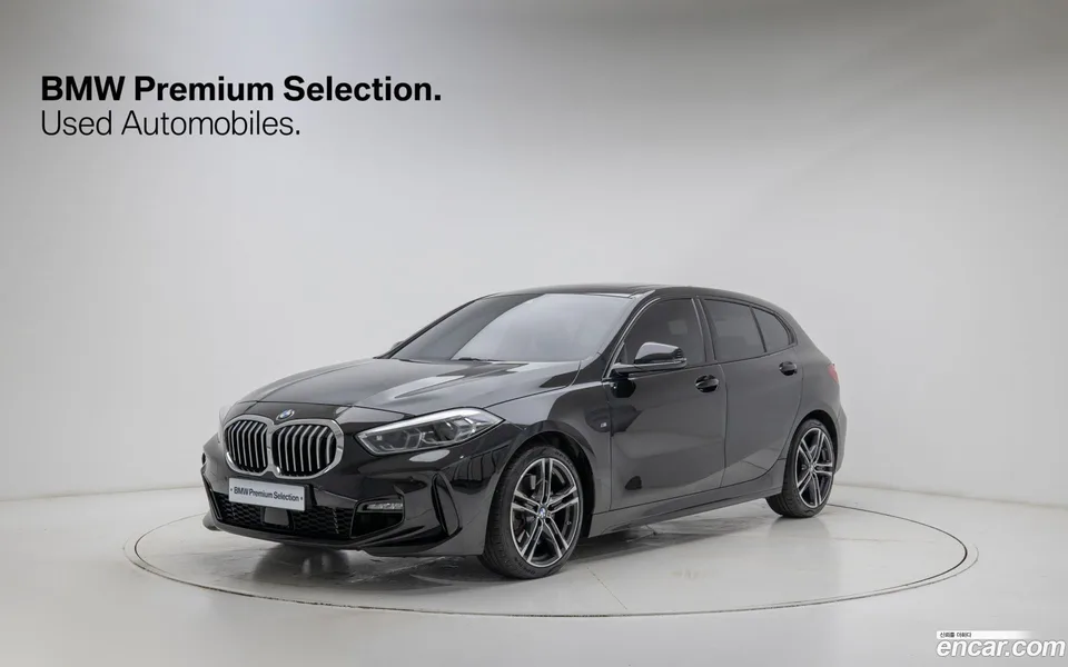 BMW 1 Series 120i M 2023 — фото 1, купить с доставкой в Москву