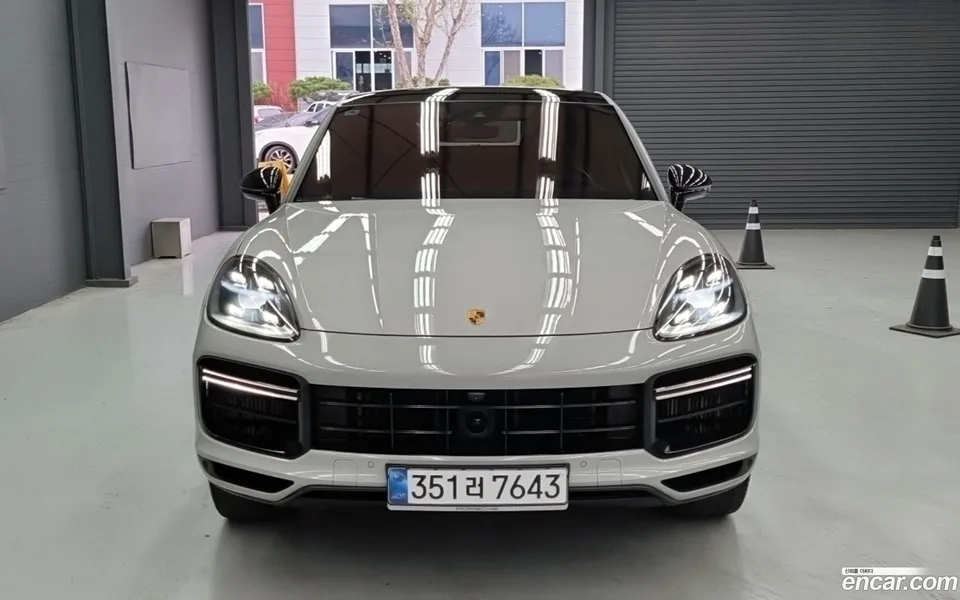 Porsche Cayenne 4.0 2023 — фото 1, купить с доставкой в Москву