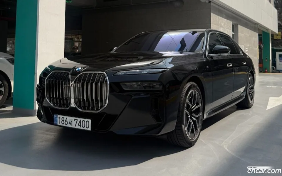 BMW 7 Series 740d xDrive M 2024 — фото 1, купить с доставкой в Москву