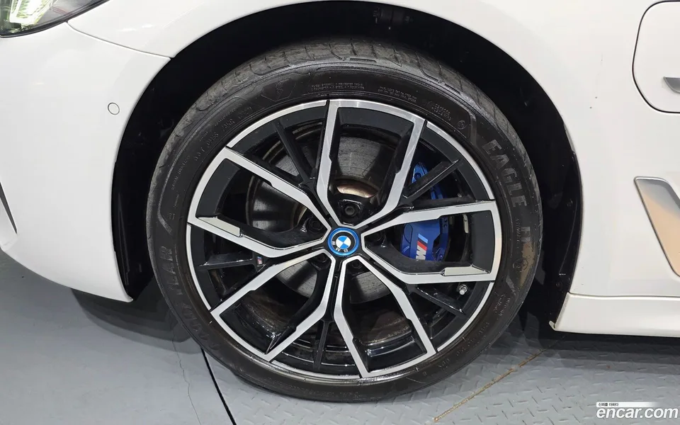 BMW 5 Series 530e M 2022 — миниатюра 2