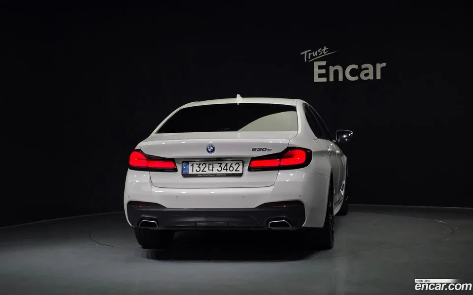 BMW 5 Series 530e M 2022 — миниатюра 4