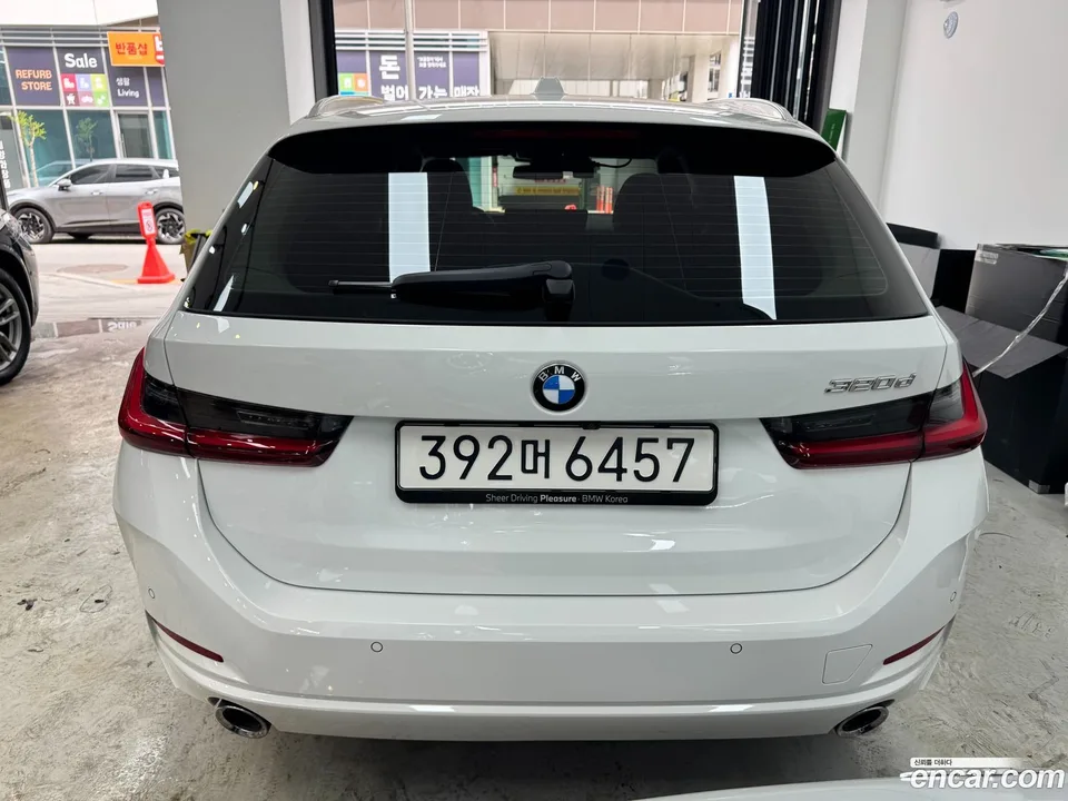 BMW 3 Series 320d 2025 — thumbnail 4