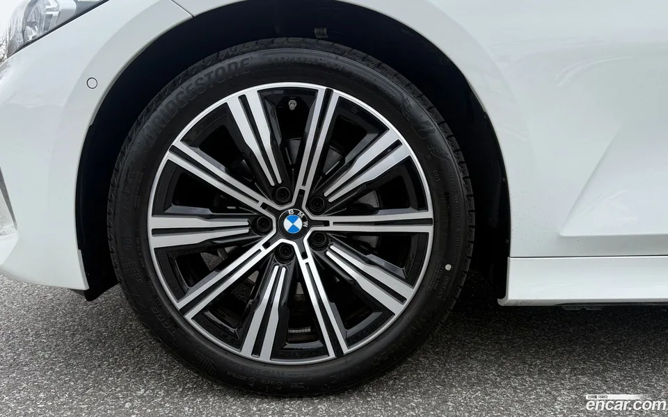 BMW 3 Series 320i 2025 — миниатюра 5