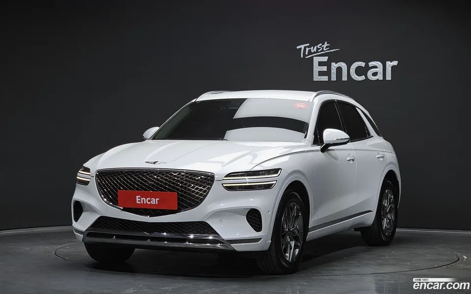 Genesis GV70 2.5T 2WD 2022 — фото 1, купить с доставкой в Москву