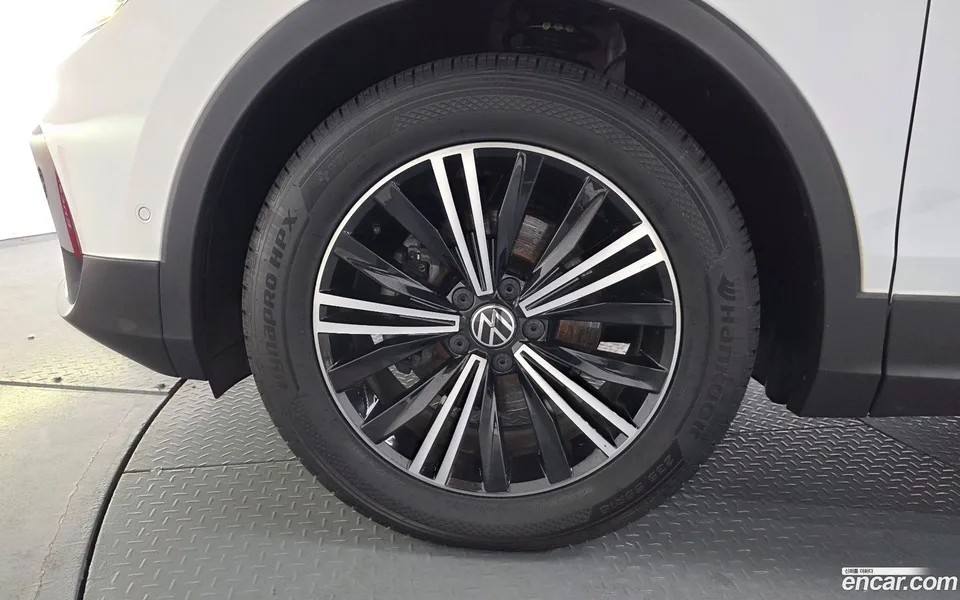 Volkswagen Tiguan 2.0 TDI 2022 — миниатюра 2