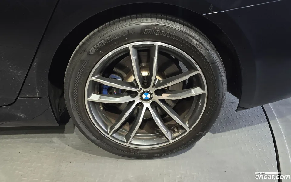 BMW 5 Series 520i M 2022 — миниатюра 2