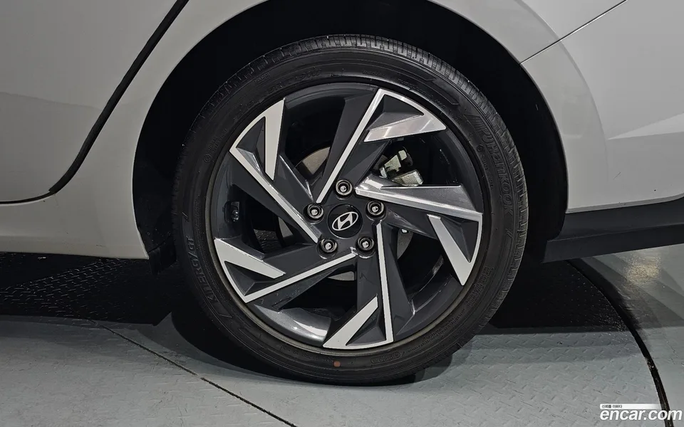 Hyundai Avante CN7 1.6 2025 — миниатюра 2