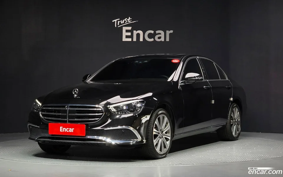 Mercedes-Benz E-Class E350 4MATIC 2023 — фото 1, купить с доставкой в Москву