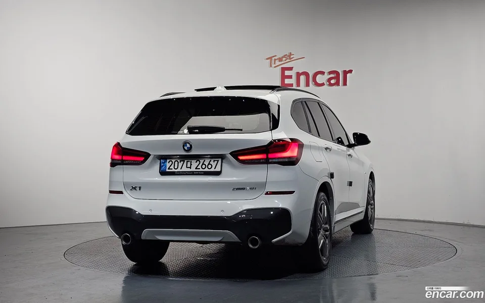 BMW X1 xDrive 20i M 2022 — миниатюра 4