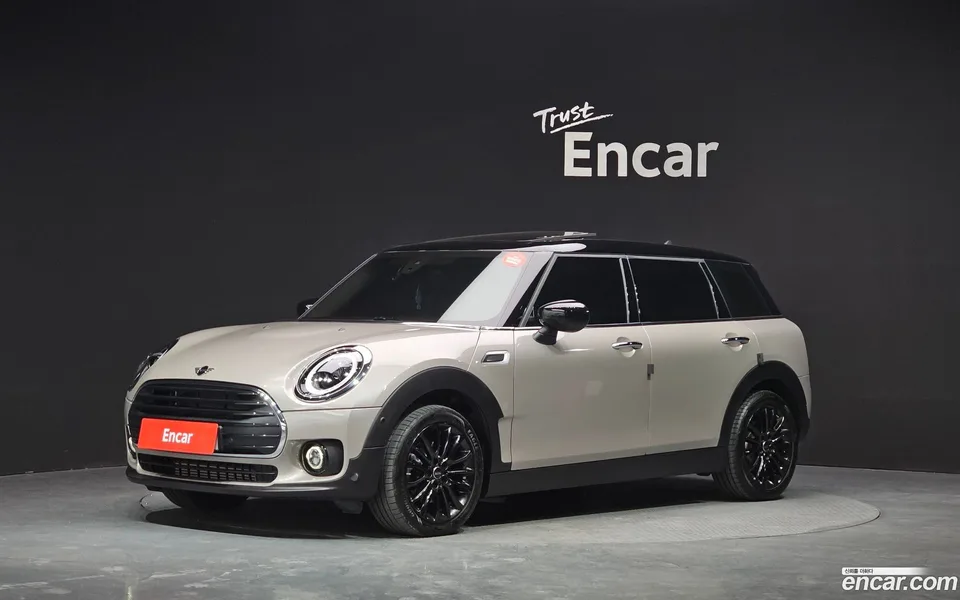 MINI Cooper Clubman 2023 — фото 1, купить с доставкой в Москву
