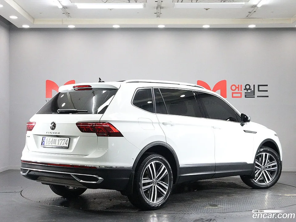 Volkswagen Tiguan Allspace 2.0 TSI 2023 — миниатюра 3