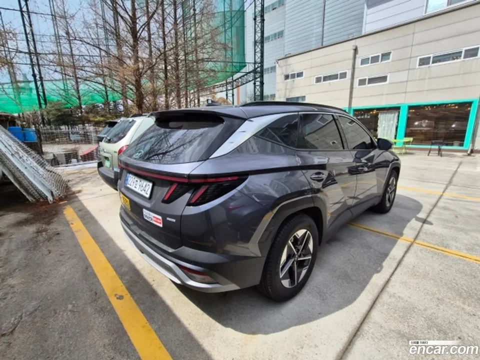 Hyundai Tucson NX4 1.6 4WD 2025 — миниатюра 3