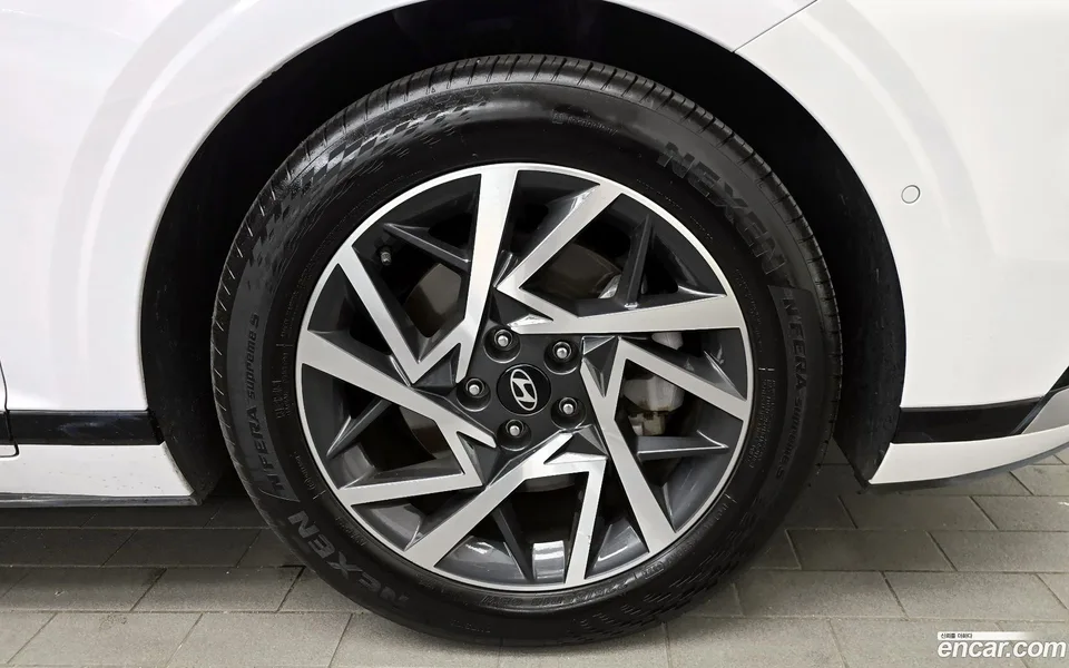 Hyundai Grandeur 2.5 2WD 2023 — миниатюра 2