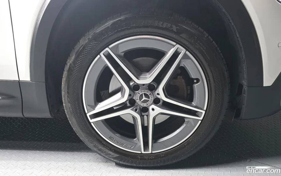 Mercedes-Benz GLB-Class GLB250 4MATIC 2022 — миниатюра 2