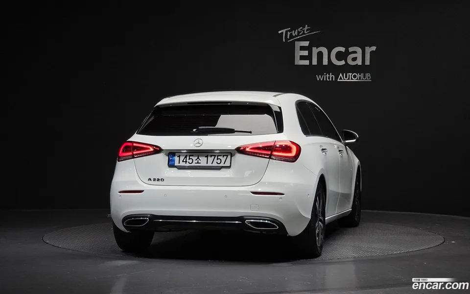 Mercedes-Benz A-Class A220 2022 — миниатюра 4