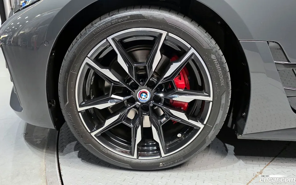 BMW i4 M50 2023 — миниатюра 5