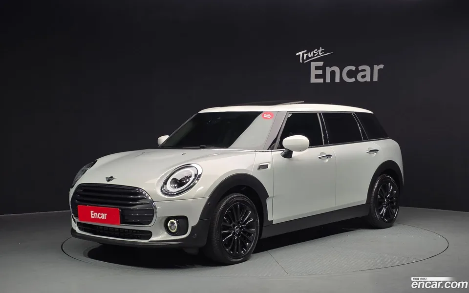 MINI Cooper Clubman 2022 — фото 1, купить с доставкой в Москву