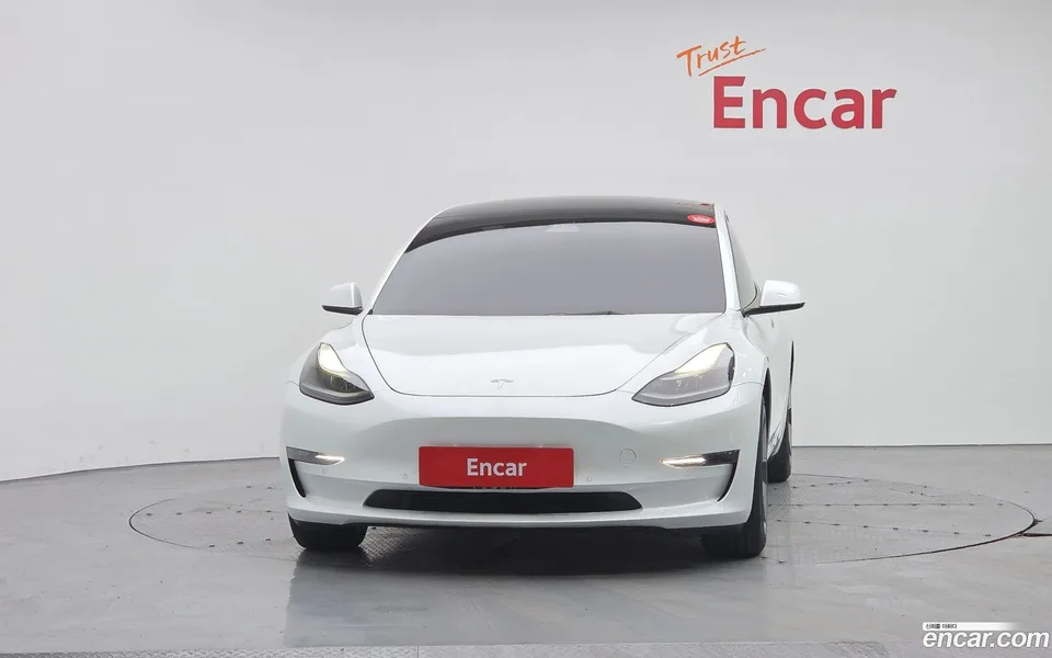 Tesla Model 3 AWD 2022 — миниатюра 3